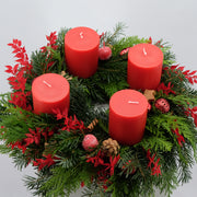 Verspielter Adventskranz in klassischem Rot | 30cm