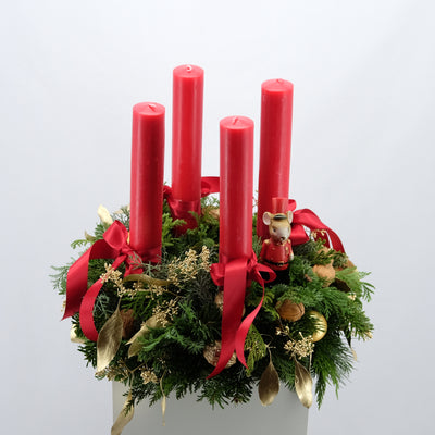 Besonderer Adventskranz "Nussknacker" in Rot und Gold | 35cm