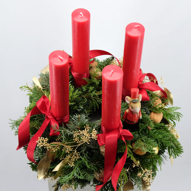Besonderer Adventskranz "Nussknacker" in Rot und Gold | 35cm